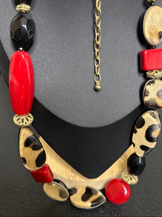 Chico’s Long Chunky Leopard Animal Print Statement Necklace Red Gold - Picture 2 of 8